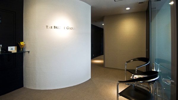 デザイン事例：　ブリッジグループ様　オフィスデザイン事例紹介｜　シームプランニング