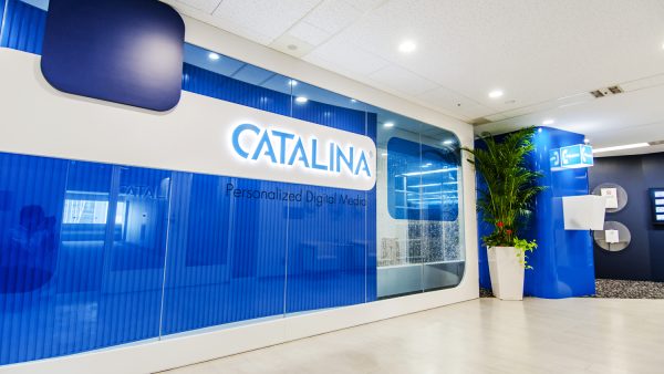 デザイン事例：　カタリナマーケティングジャパン様　オフィスデザイン事例紹介　｜　シームプランニング